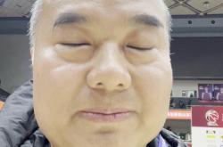 开云下载-球场上的巨大压力让篮球运动员紧张不安
