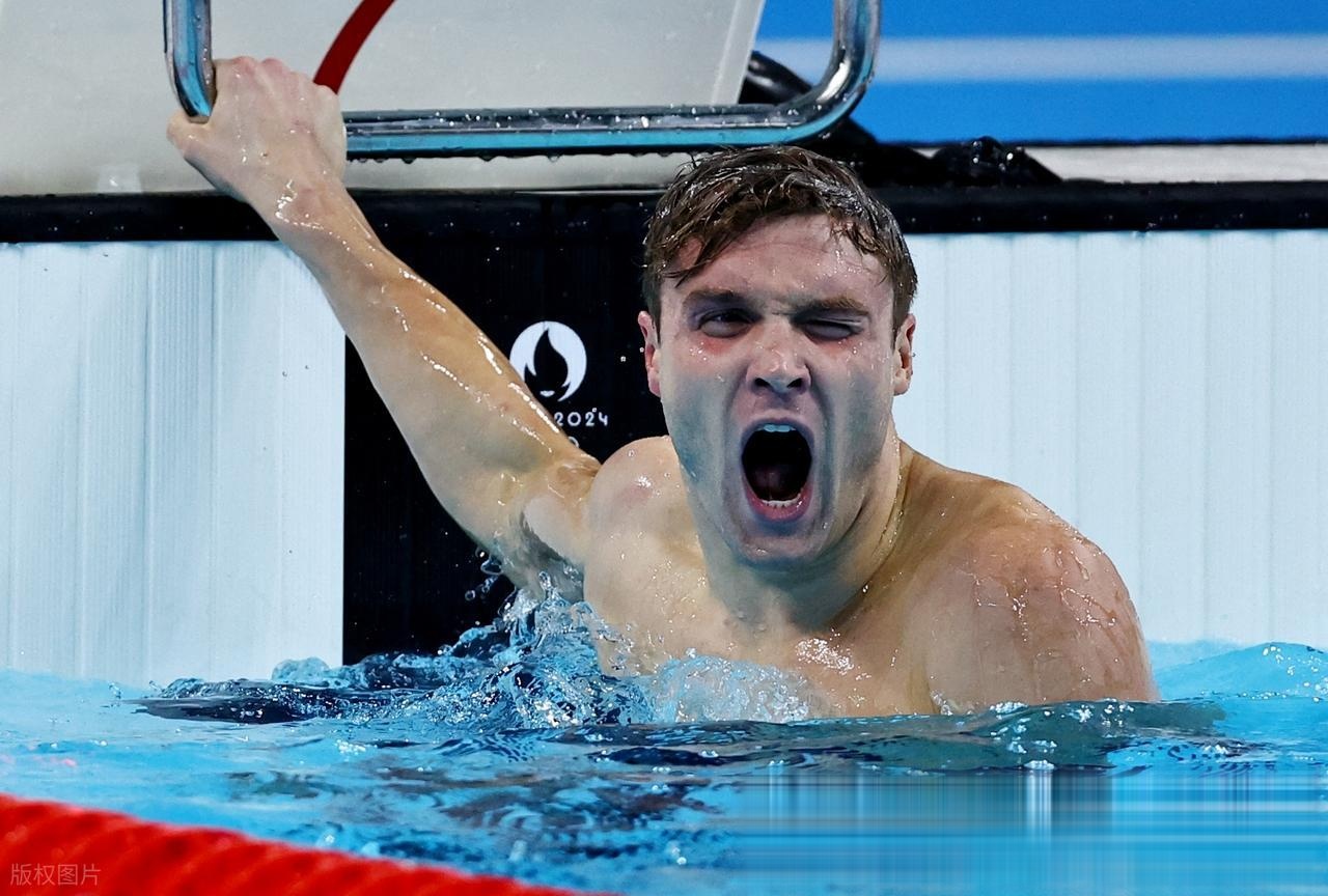 冲刺最后：英国游泳选手力挫对手夺冠