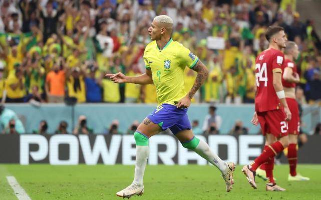 巴西足球队凭借进攻端娴熟手法扩大领先优势 巴西足球队凭借进攻端娴熟手法扩大领先优势