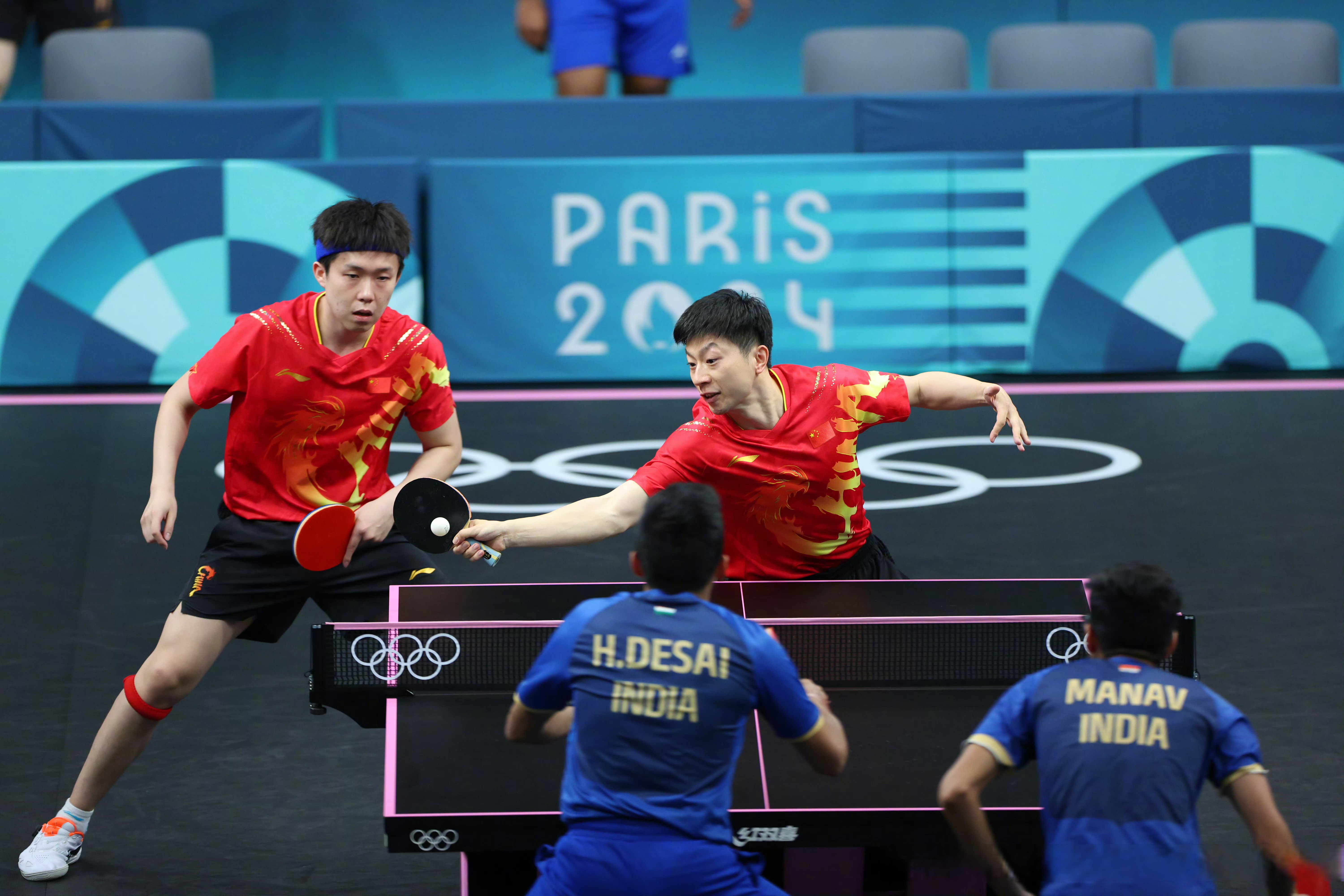 德国队鏖战日本队,马龙状态火热 德国队鏖战日本队,马龙状态火热