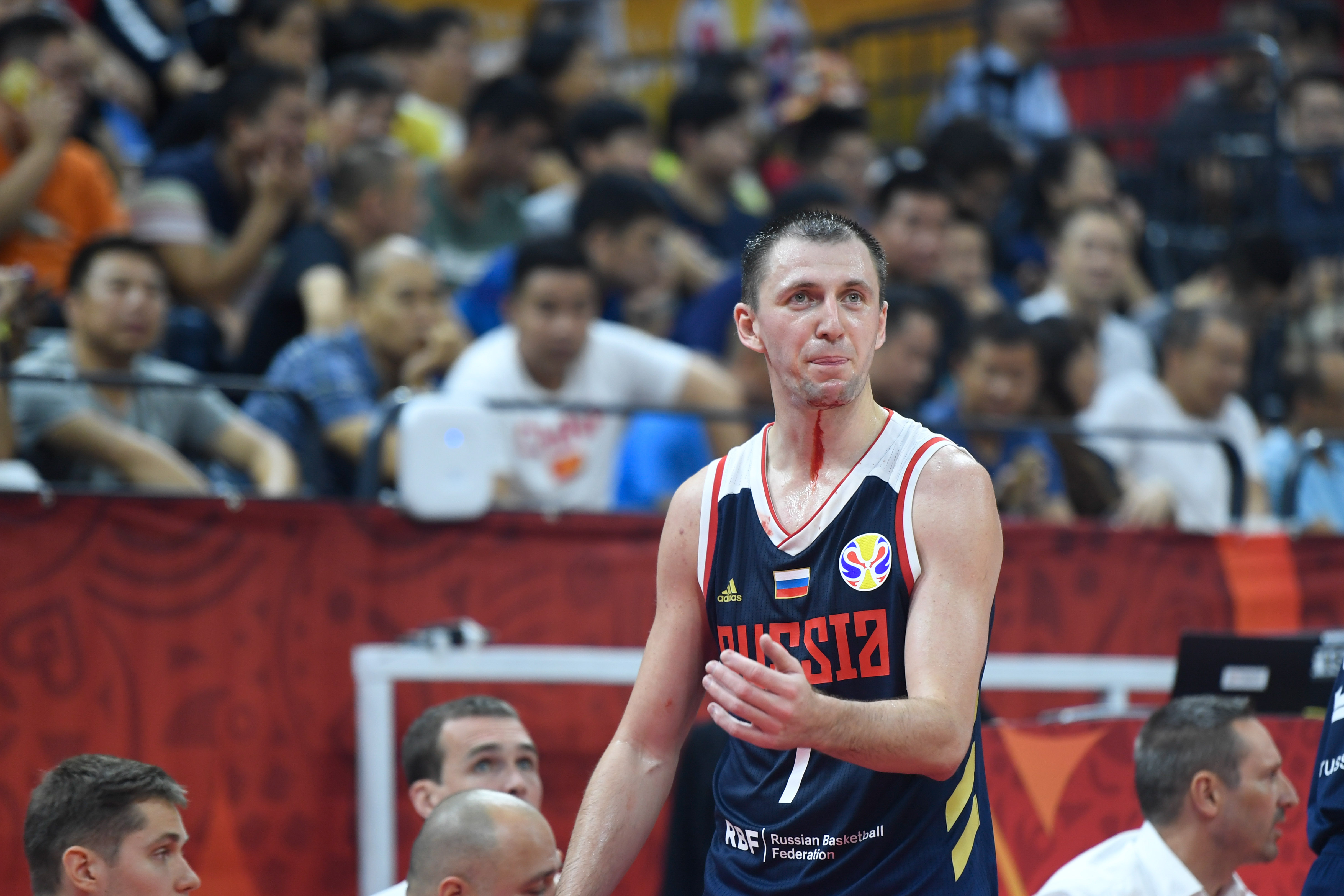 波兰队完胜英格兰队,王皓扛起全队 波兰队完胜英格兰队,王皓扛起全队